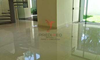 Imagem 2: CA-2406 - Moderna casa com piscina e três suítes em local nobre