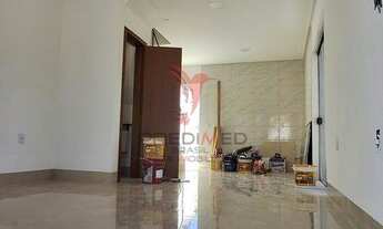 Imagem 3: Lindo sobrado de esquina com 2 suítes com sacada