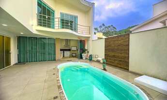 Imagem: Casa em Itajaí com 380 mts2, no Ressacada,área