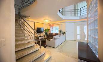 Imagem 2: Casa em Itajaí com 380 mts2, no Ressacada,área de festas,churrasqueira,Piscina, 2 Vagas