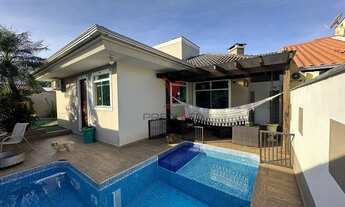 Imagem: Casa semi mobiliada e com piscina no Bairro