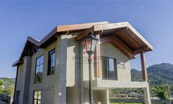 Imagem: Linda casa em condomínio fechado, no Bairro