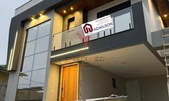 Imagem: Casa à venda com 3 quartos sendo 3 suítes