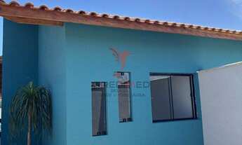 Imagem: Linda casa de 2 quartos, com piscina, área