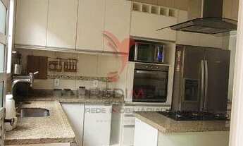 Imagem 2: 3 dormitórios, 1 suítes, 3 banheiro, 2 vagas na garagem