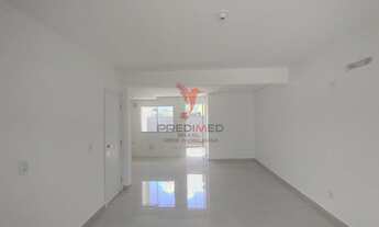 Imagem: Sobrado Geminado com três quartos no bairro