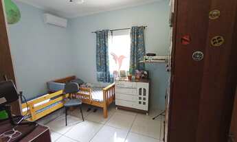 Imagem 4: 2 dormitórios, 1 suítes, 2 banheiro, 2 vagas na garagem