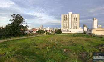Imagem: Terreno de 2.560m² à Venda no Bairro Humaitá