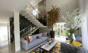 Imagem 4: Alto Padrão para Venda em Arapiraca, São Luiz, 3 dormitórios, 3 suítes, 5 banheiros, 4 vag