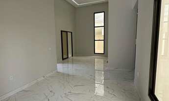 Imagem 2: Alto Padrão para Venda em Arapiraca, Canafístula, 3 dormitórios, 3 suítes, 4 banheiros, 2