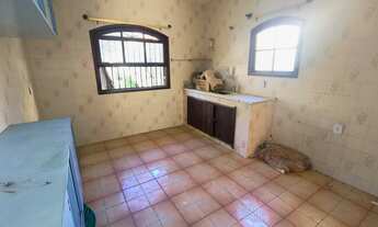 Imagem 5: Casa para Venda em Araruama, Pontinha, 6 dormitórios, 4 suítes, 3 banheiros, 2 vagas