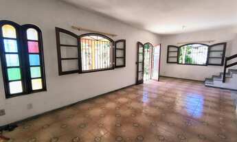 Imagem 7: Casa para Venda em Araruama, Pontinha, 6 dormitórios, 4 suítes, 3 banheiros, 2 vagas