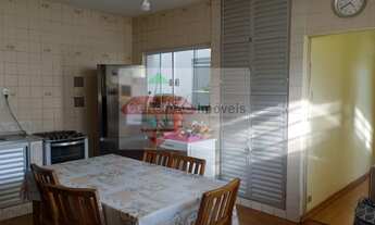 Imagem: Casa, com 04 dormitórios, na região Central