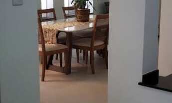 Imagem 2: Sobrado para Venda em Taubaté, Centro, 4 dormitórios, 1 suíte, 4 banheiros, 4 vagas