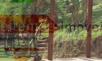 Imagem 2: Sitio com casa e piscina