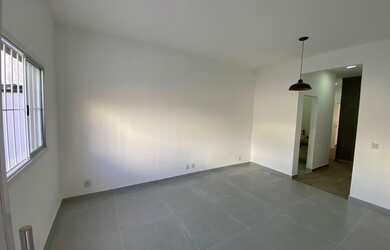 Imagem 4: Casa para Venda em Salto, ..., 2 dormitórios, 2 suítes, 1 banheiro, 2 vagas