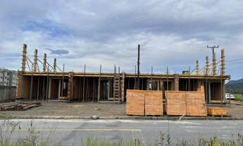 Imagem: Lindo sobrado com espaço de pátio