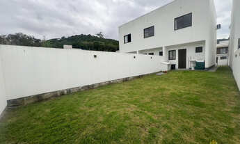 Imagem 4: Sobrado com espaço de pátio a venda em São José/SC