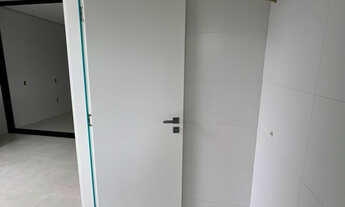 Imagem 2: Sobrado em São José/SC - Impecável Acabamento