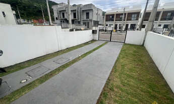 Imagem 5: Sobrado com espaço de pátio a venda em São José/SC