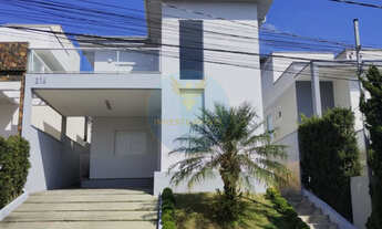 Imagem: Casa com 4 Suítes e Área Gourmet em Condomínio