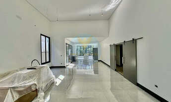 Imagem 4: Casa nova e moderna na Granja Viana  Alto padrão