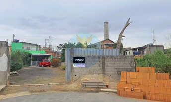 Imagem 1: Casa com Kitnetes Independentes com Renda em Cotia