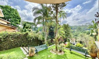 Imagem: Casa integrada à venda na Granja Viana