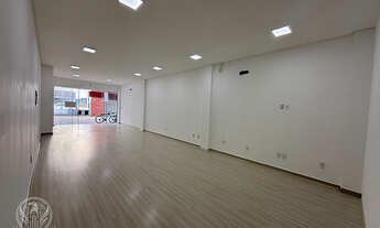 Imagem 6: Sala para Alugar em Meia Praia: Oportunidade Única