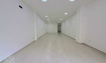 Imagem 4: Sala para Alugar em Meia Praia: Oportunidade Única