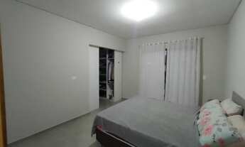 Imagem 2: Terreno com 2 Sobrados, meio lote, com suíte