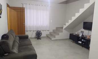 Imagem 7: Terreno com 2 Sobrados, meio lote, com suíte