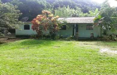 Imagem 5: Sítio para Venda em Cachoeiras de Macacu, Guapiaçu, 2 dormitórios, 1 banheiro, 2 vagas
