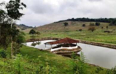 Imagem 3: Sítio para Venda em Cachoeiras de Macacu, Papucaia, 3 dormitórios, 2 suítes, 1 banheiro, 1