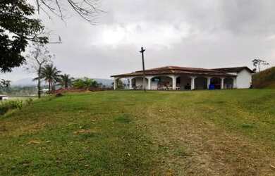 Imagem 2: Sítio para Venda em Cachoeiras de Macacu, Papucaia, 3 dormitórios, 2 suítes, 1 banheiro, 1