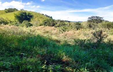Imagem 3: Sítio para Venda em Cachoeiras de Macacu, Guapiaçu, 2 dormitórios, 1 banheiro, 1 vaga
