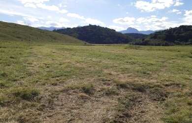 Imagem 4: Fazenda para Venda em Cachoeiras de Macacu, Vecchi, 3 dormitórios, 2 banheiros, 1 vaga