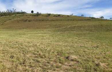 Imagem 3: Fazenda para Venda em Cachoeiras de Macacu, Vecchi, 3 dormitórios, 2 banheiros, 1 vaga