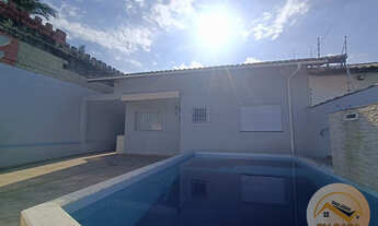 Imagem: Casa Perto da Praia com Piscina à venda