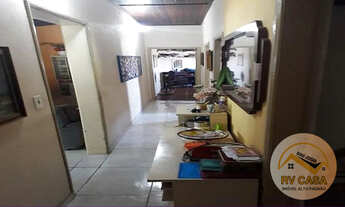 Imagem 4: Casa com linda piscina, 3dorms, 2 suítes, a 700m da Praia !