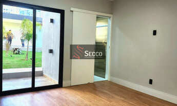 Imagem 6: CASA À VENDA, 04 DORMITÓRIOS SENDO 03 SUÍTES, CENTRO!