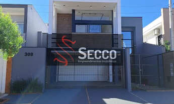 Imagem: CASA À VENDA, 03 DORMITÓRIOS SENDO 01