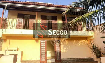 Imagem: CASA À VENDA, 03 DORMITÓRIOS SENDO 01