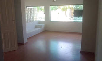 Imagem: CASA À VENDA, 03 DORMITÓRIOS SENDO 01