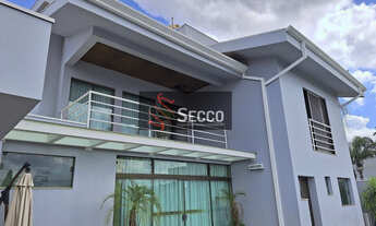 Imagem: CASA À VENDA, 03 DORMITÓRIOS E 02 SUÍTES