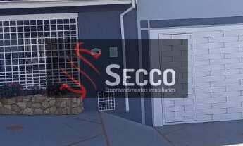 Imagem: CASA À VENDA, 03 DORMITÓRIOS SENDO 01