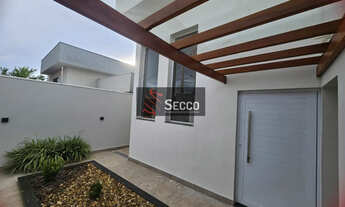 Imagem: CASA À VENDA, 03 DORMITÓRIOS SENDO 01