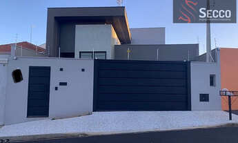 Imagem 2: CASA À VENDA, 03 DORMITÓRIOS SENDO 01 SUÍTE, BAIRRO ALTO!