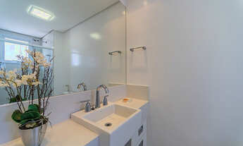 Imagem 5: Amplo Apartamento Decorado em Frente ao Mar de B. Camboriú