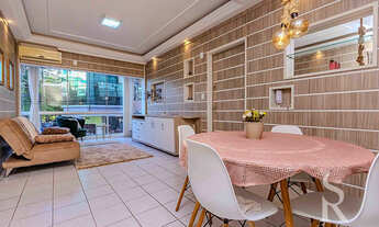 Imagem 3: Oportunidade Barra Sul: Apto Reformado Quadra Mar por R$ 750